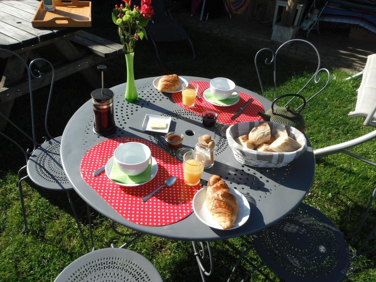 La Maison Rouge Couette-café 2*